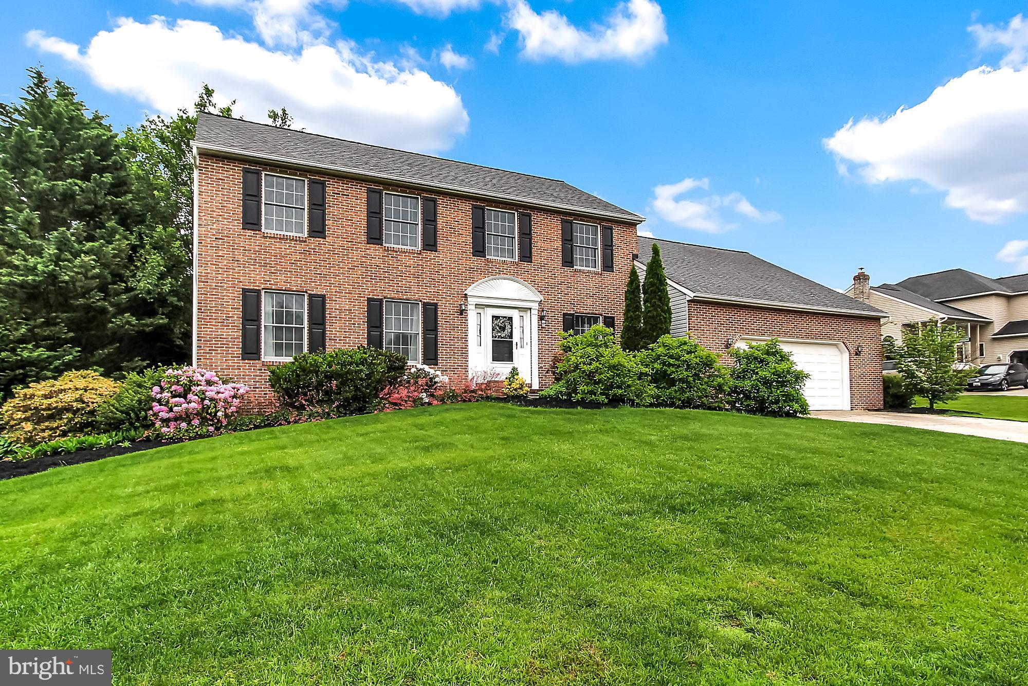 HAMPTON RIDGE - Residential