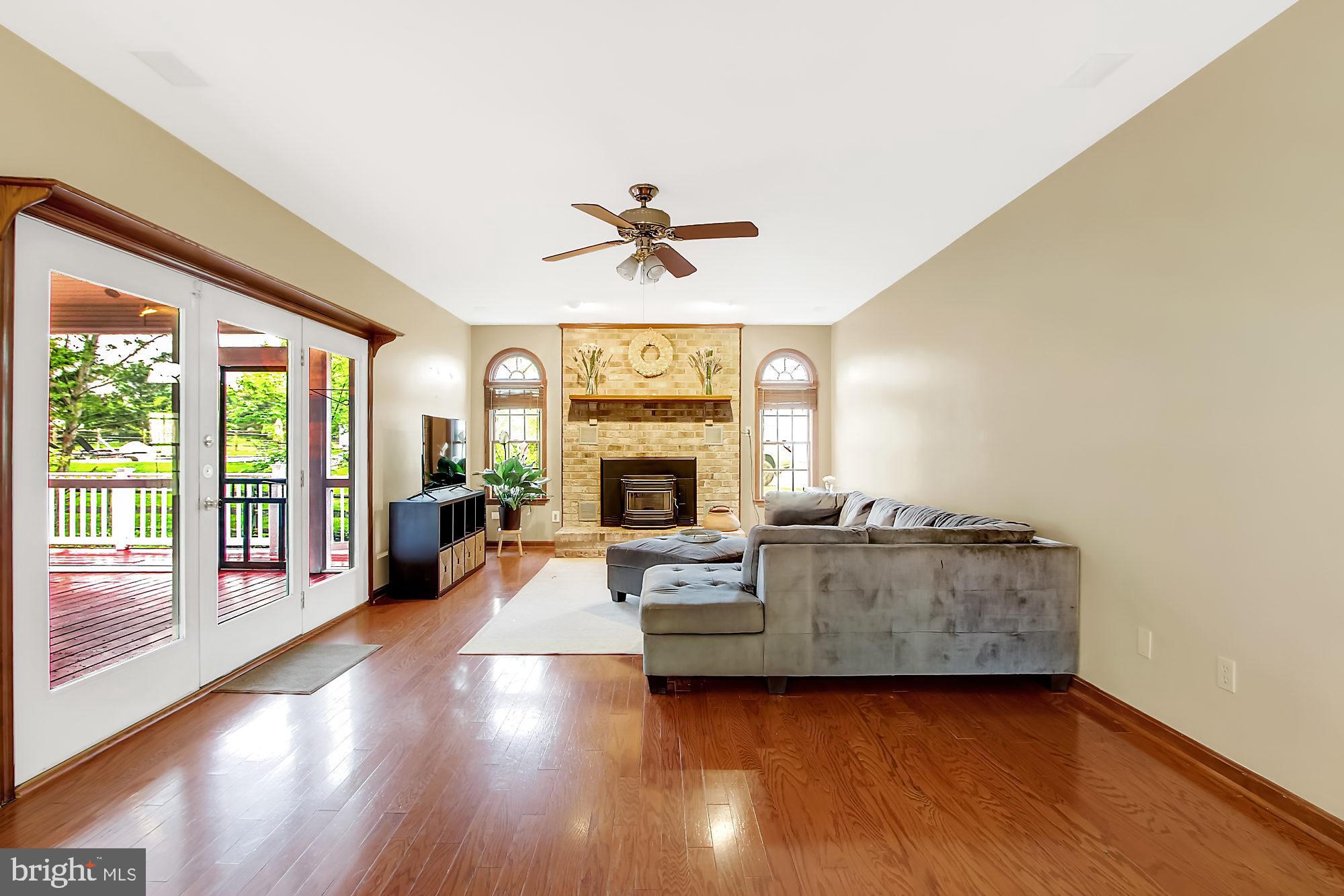 HAMPTON RIDGE - Residential