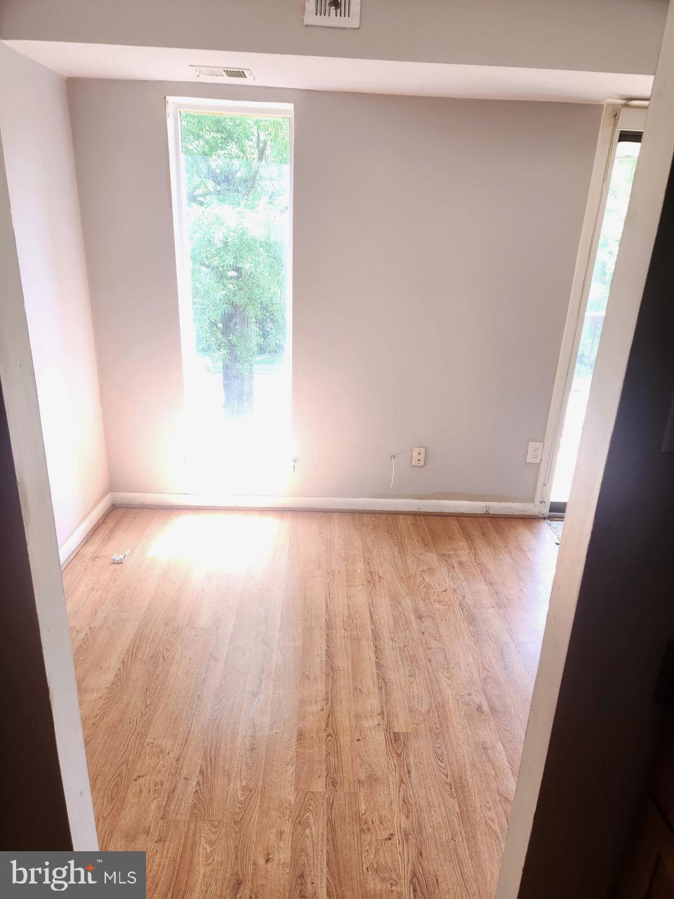 SUMMERTREE CONDO APTS - Residential