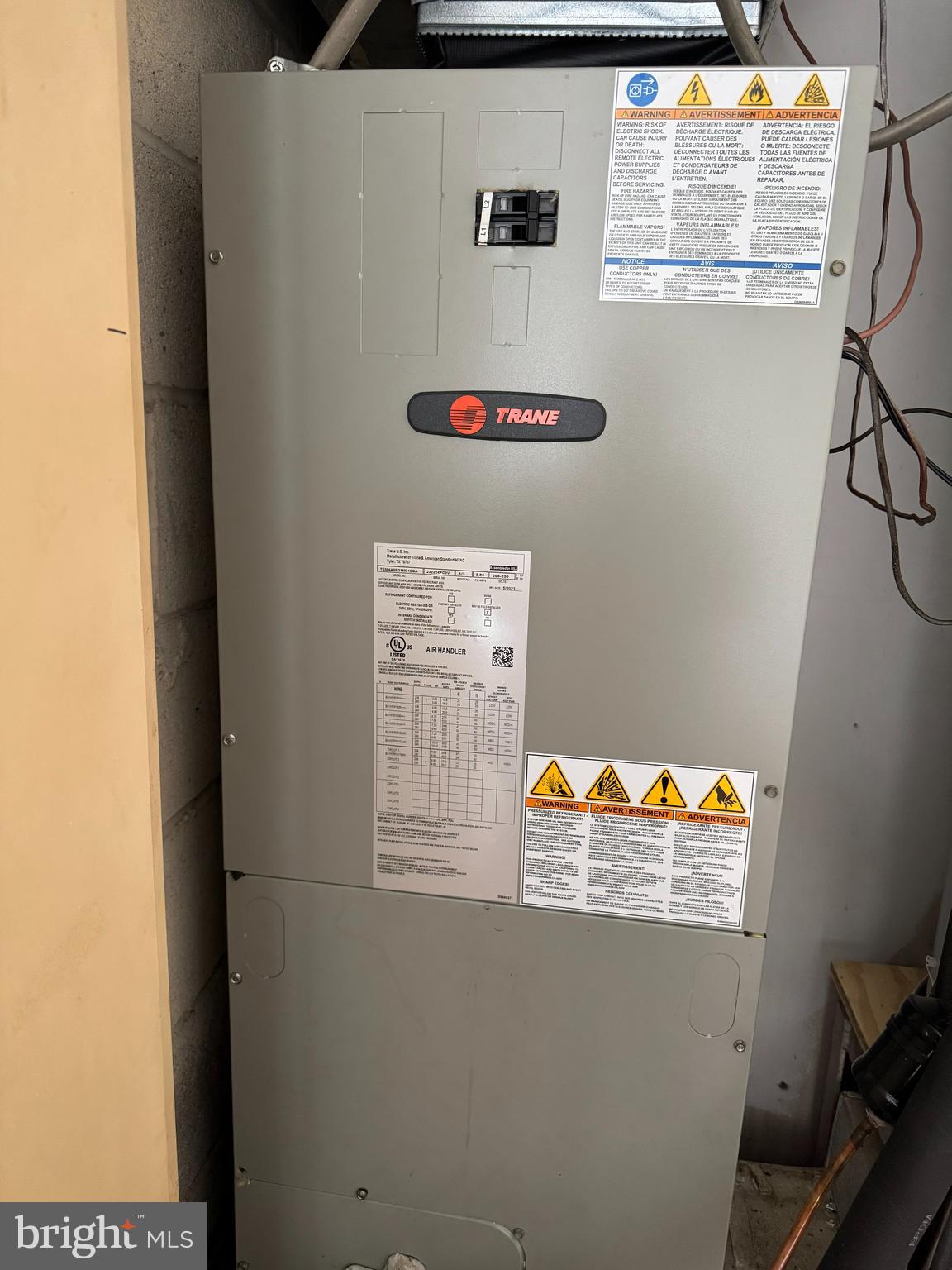 SUMMERTREE CONDO APTS - Residential Lease