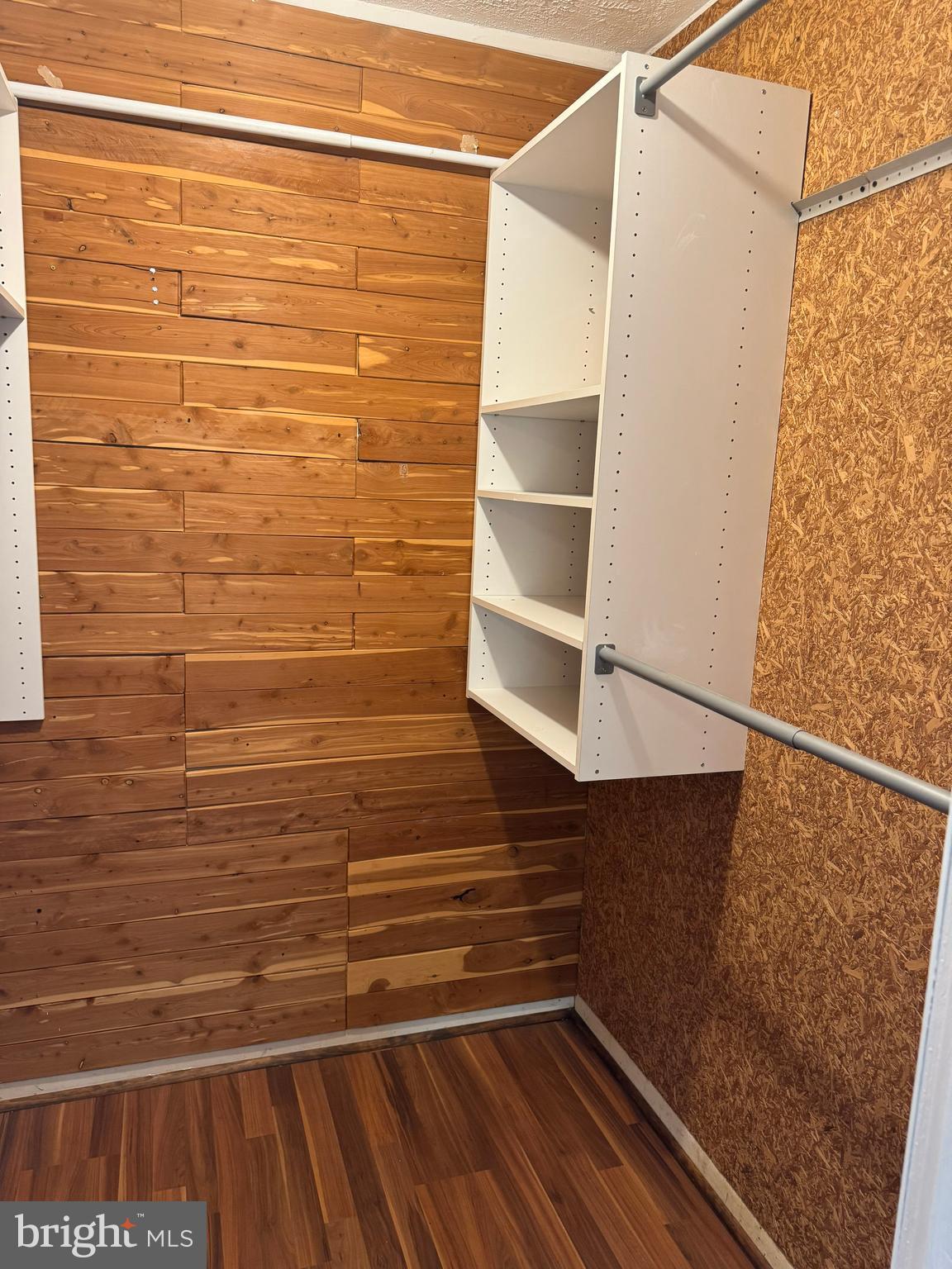 SUMMERTREE CONDO APTS - Residential Lease