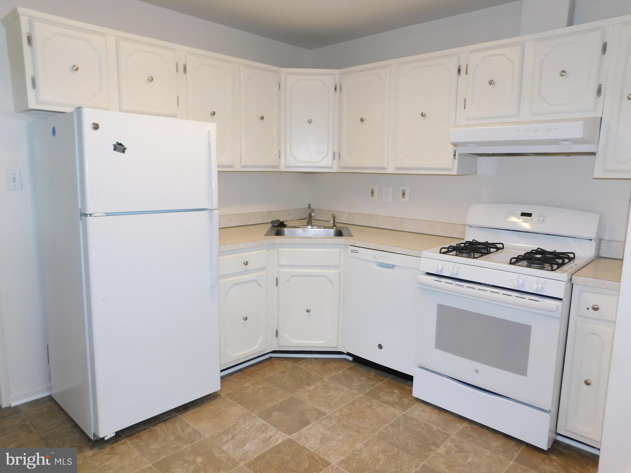 RANDOLPH HILLS - Residential Lease