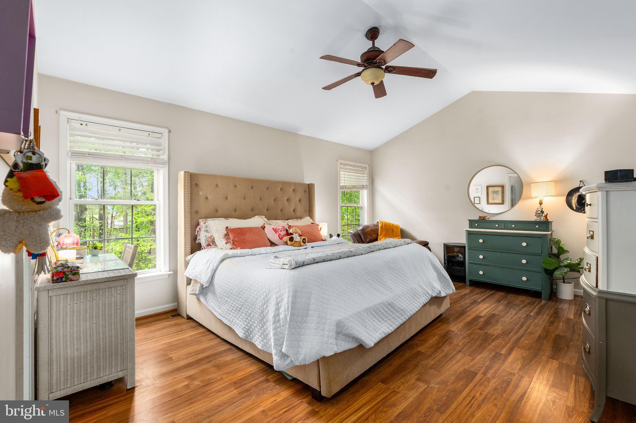 SCOTT GARDENS - Residential