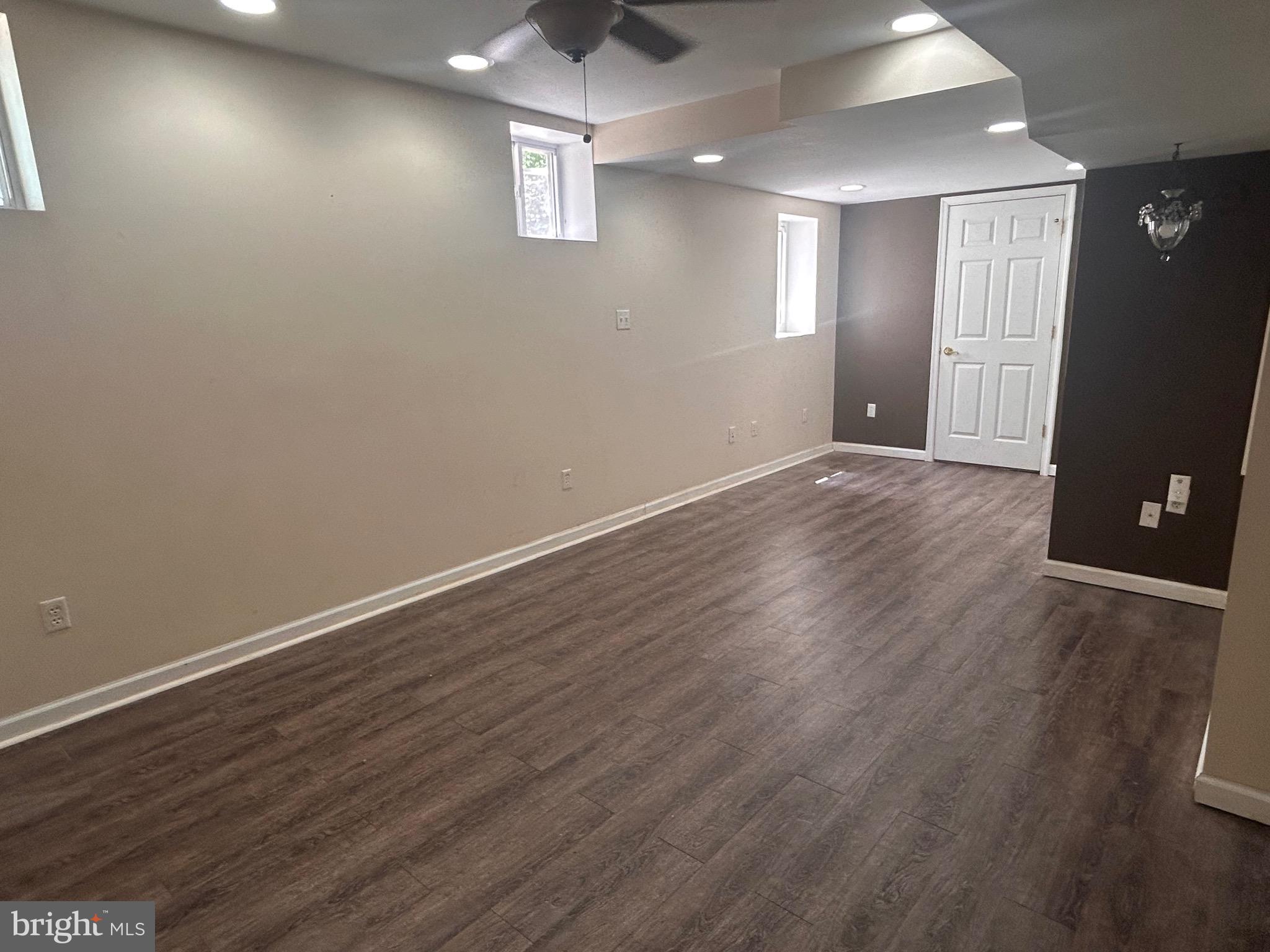 SCOTT GARDENS - Residential
