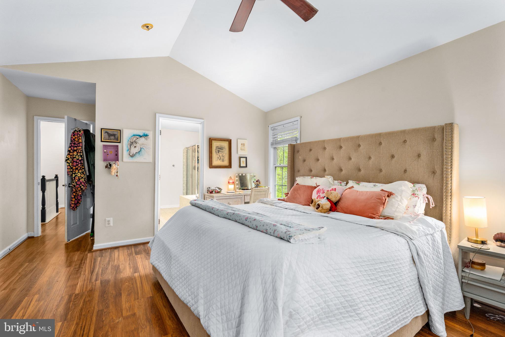 SCOTT GARDENS - Residential