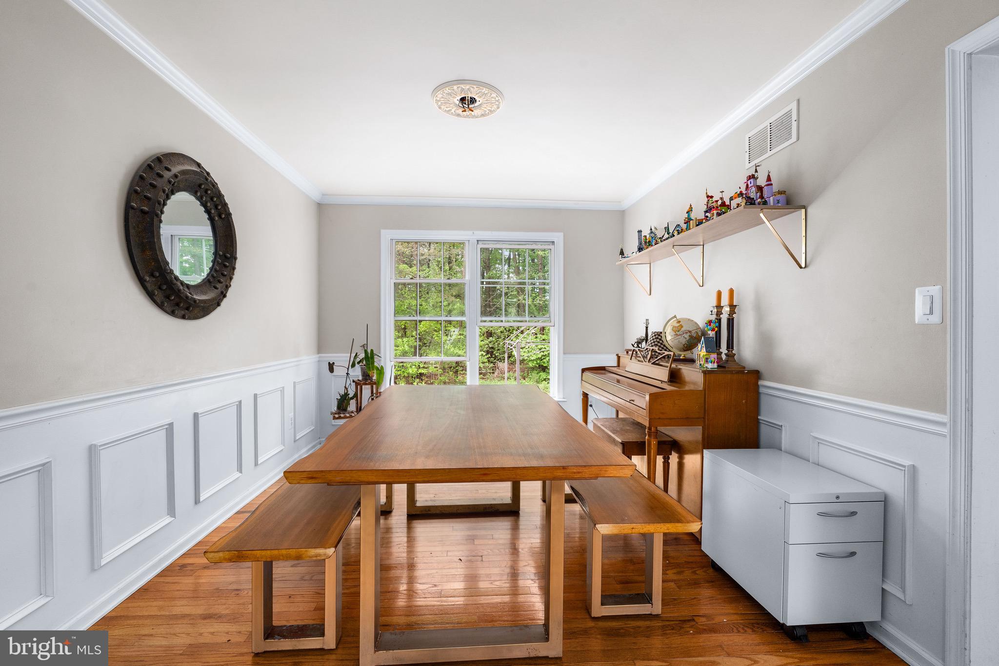 SCOTT GARDENS - Residential