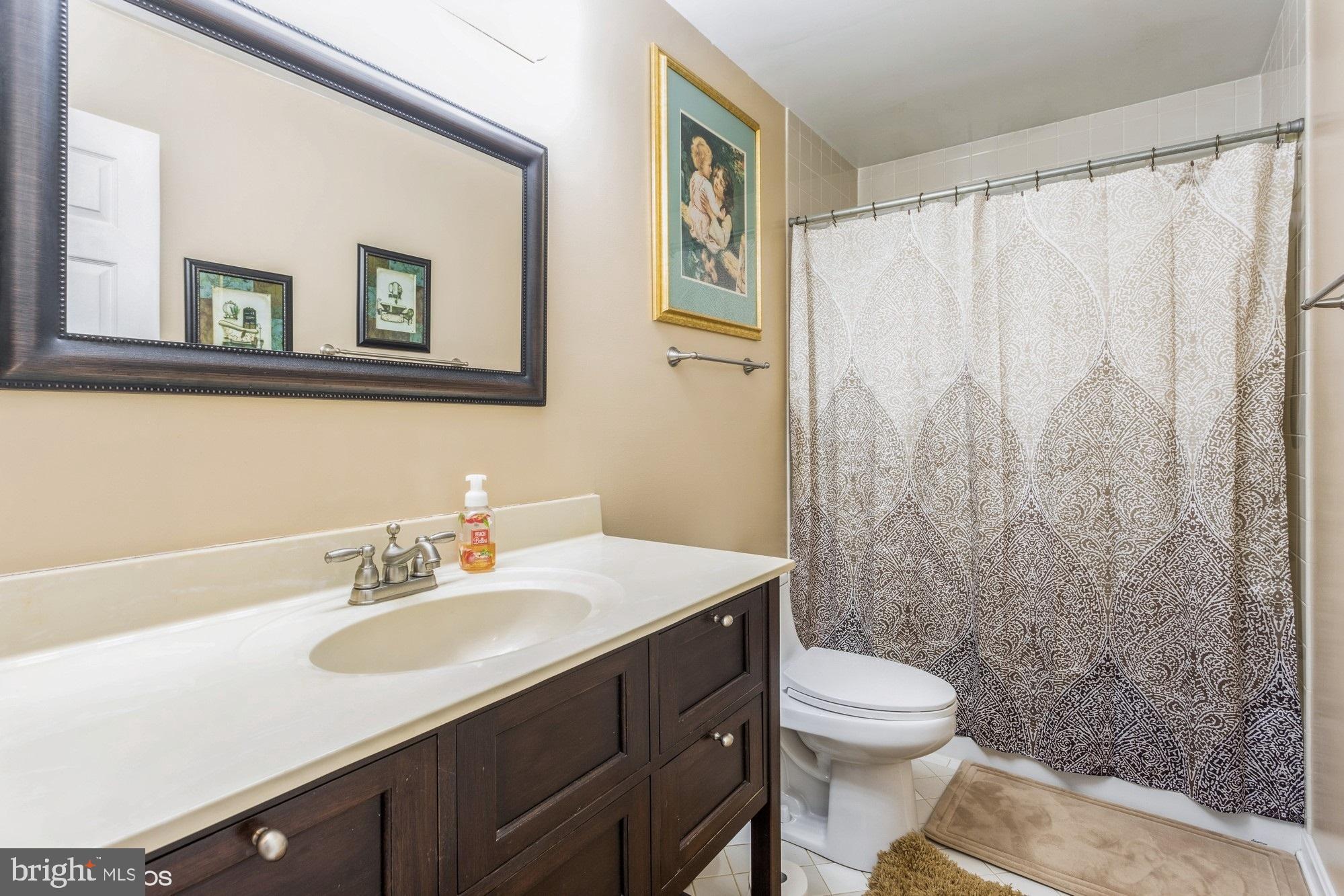 HUNTERS RUN - Residential