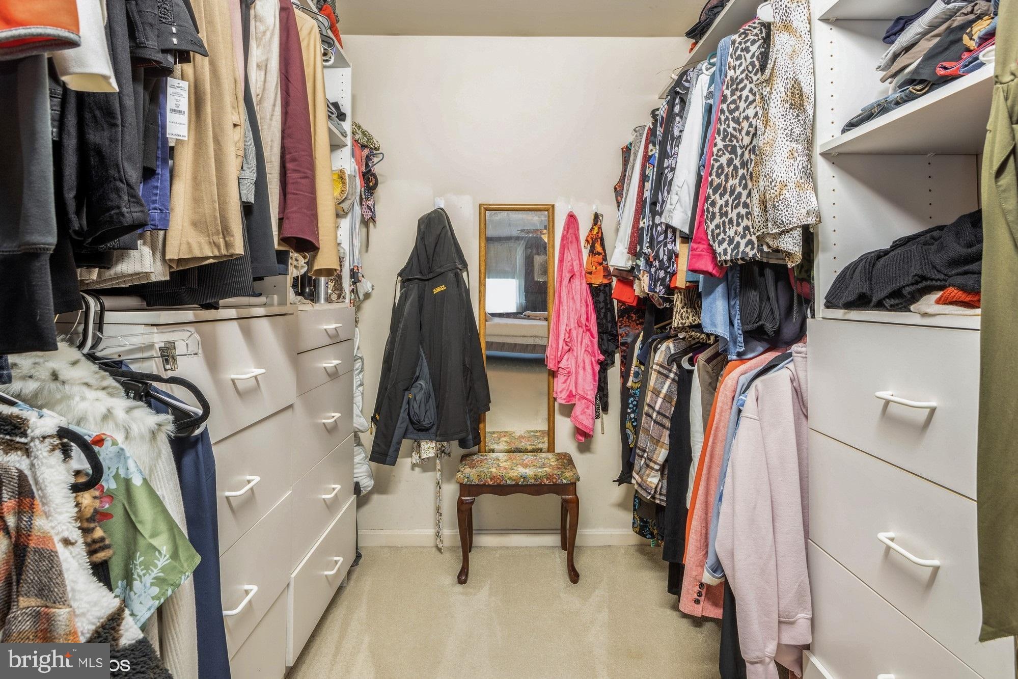 HUNTERS RUN - Residential