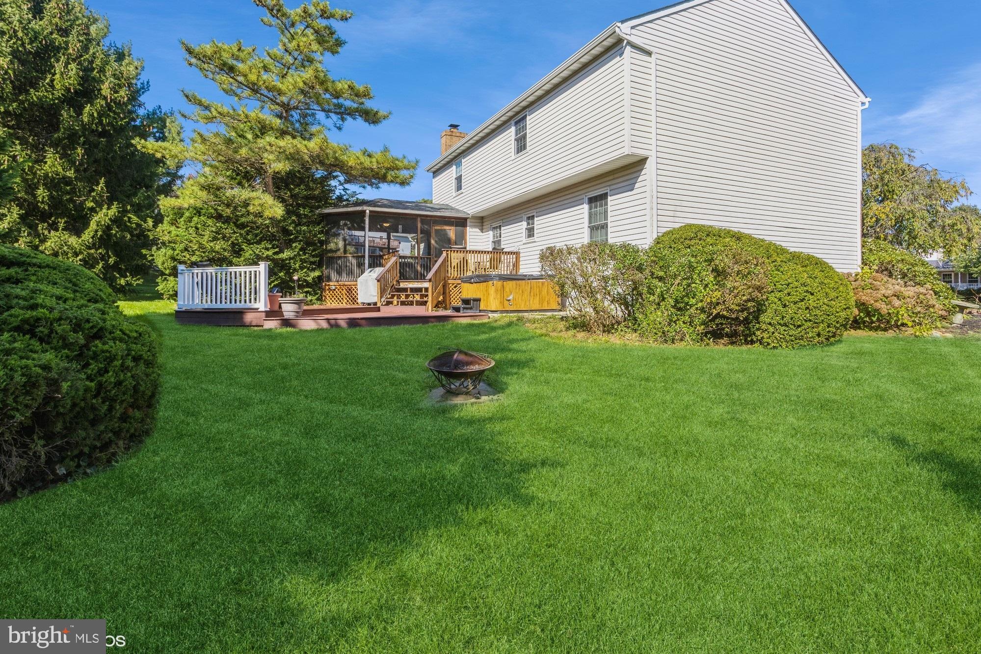 HUNTERS RUN - Residential