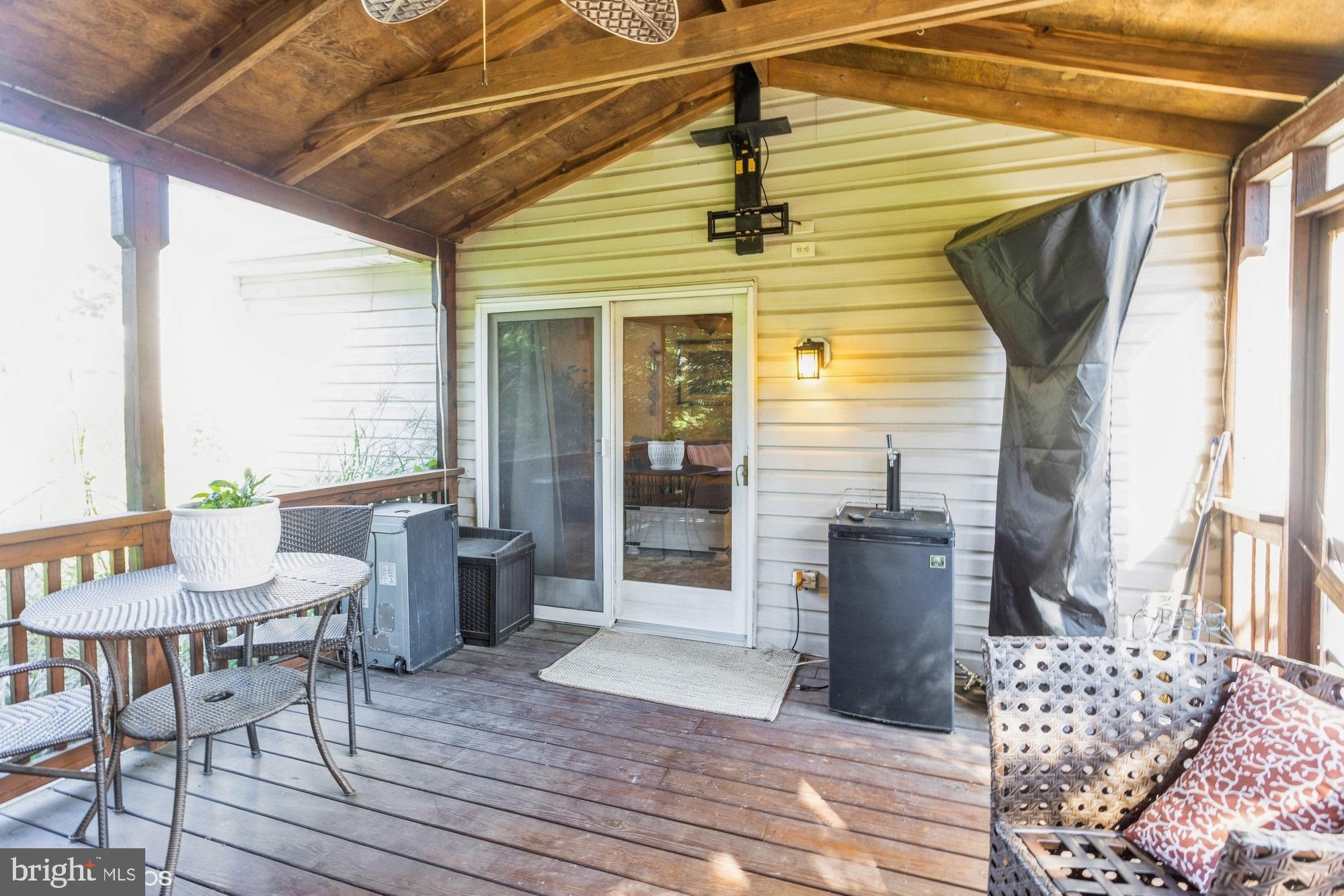 HUNTERS RUN - Residential