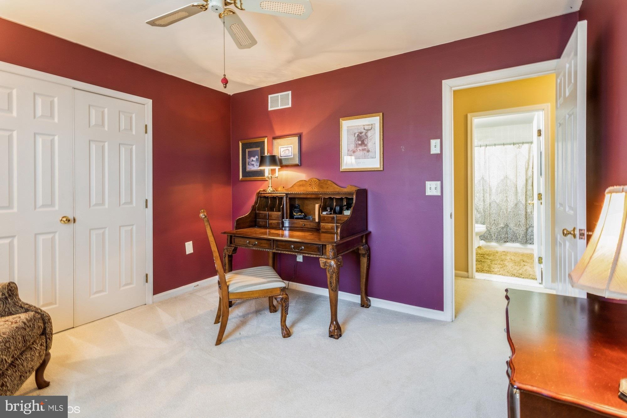 HUNTERS RUN - Residential