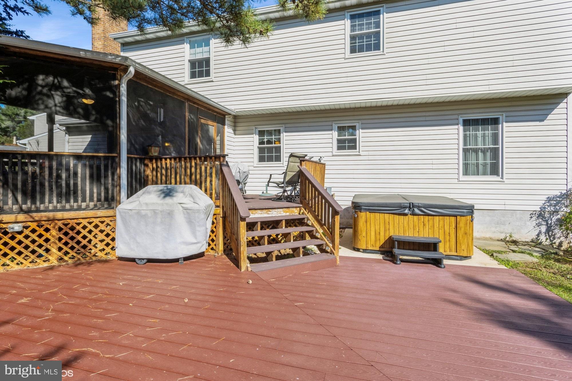 HUNTERS RUN - Residential