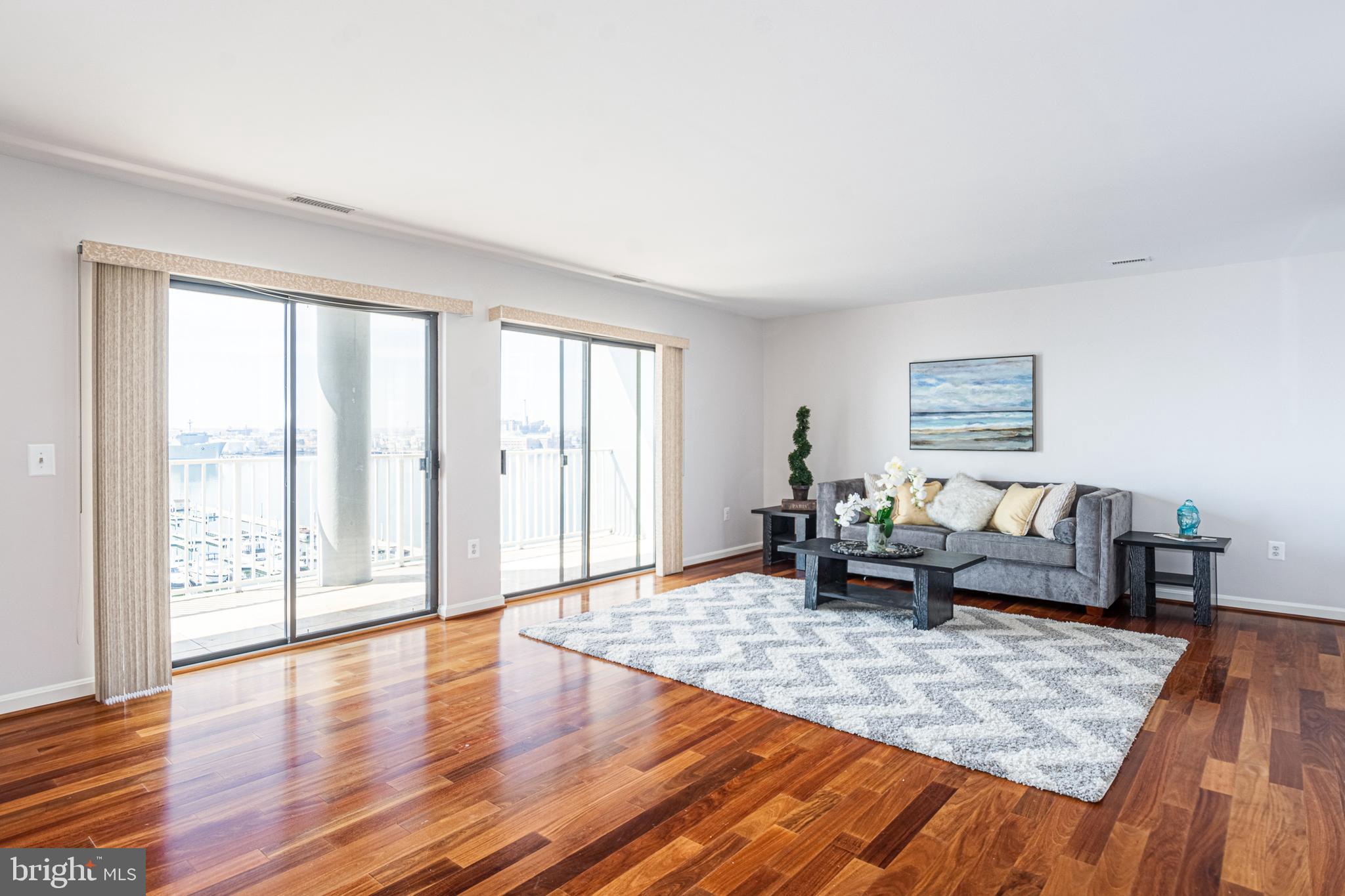 LIGHTHOUSE POINT EAST - Residential