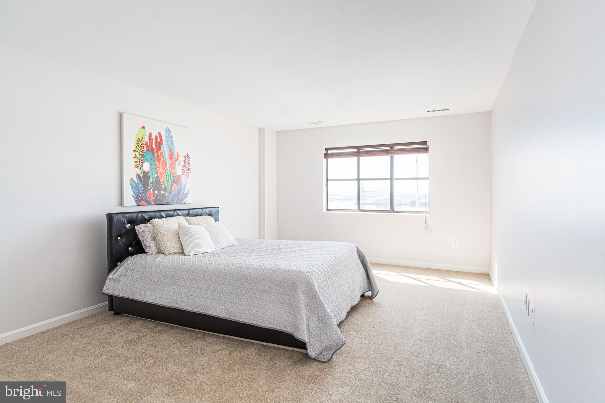 LIGHTHOUSE POINT EAST - Residential