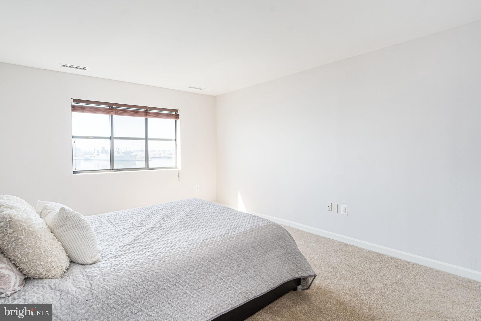 LIGHTHOUSE POINT EAST - Residential