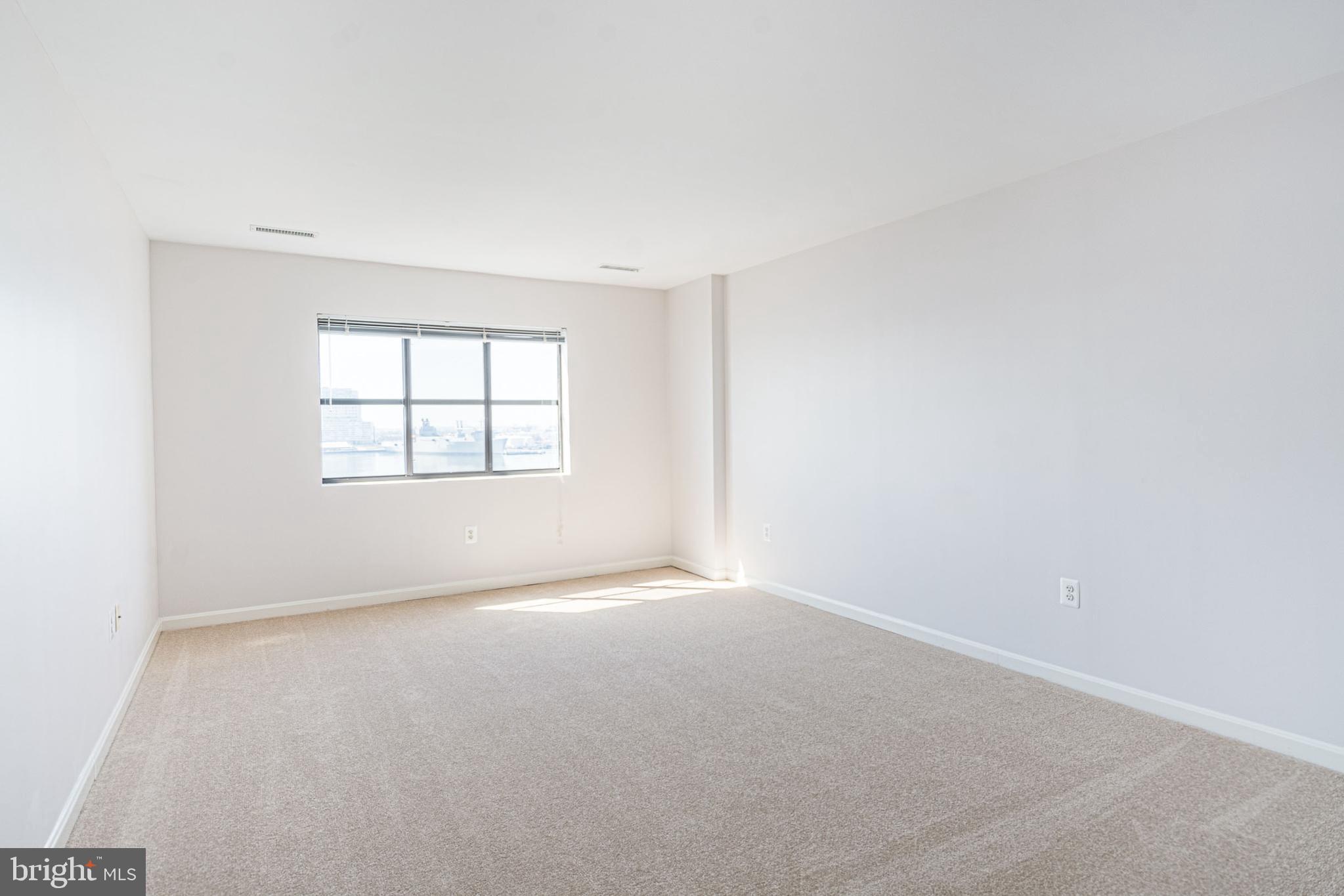 LIGHTHOUSE POINT EAST - Residential