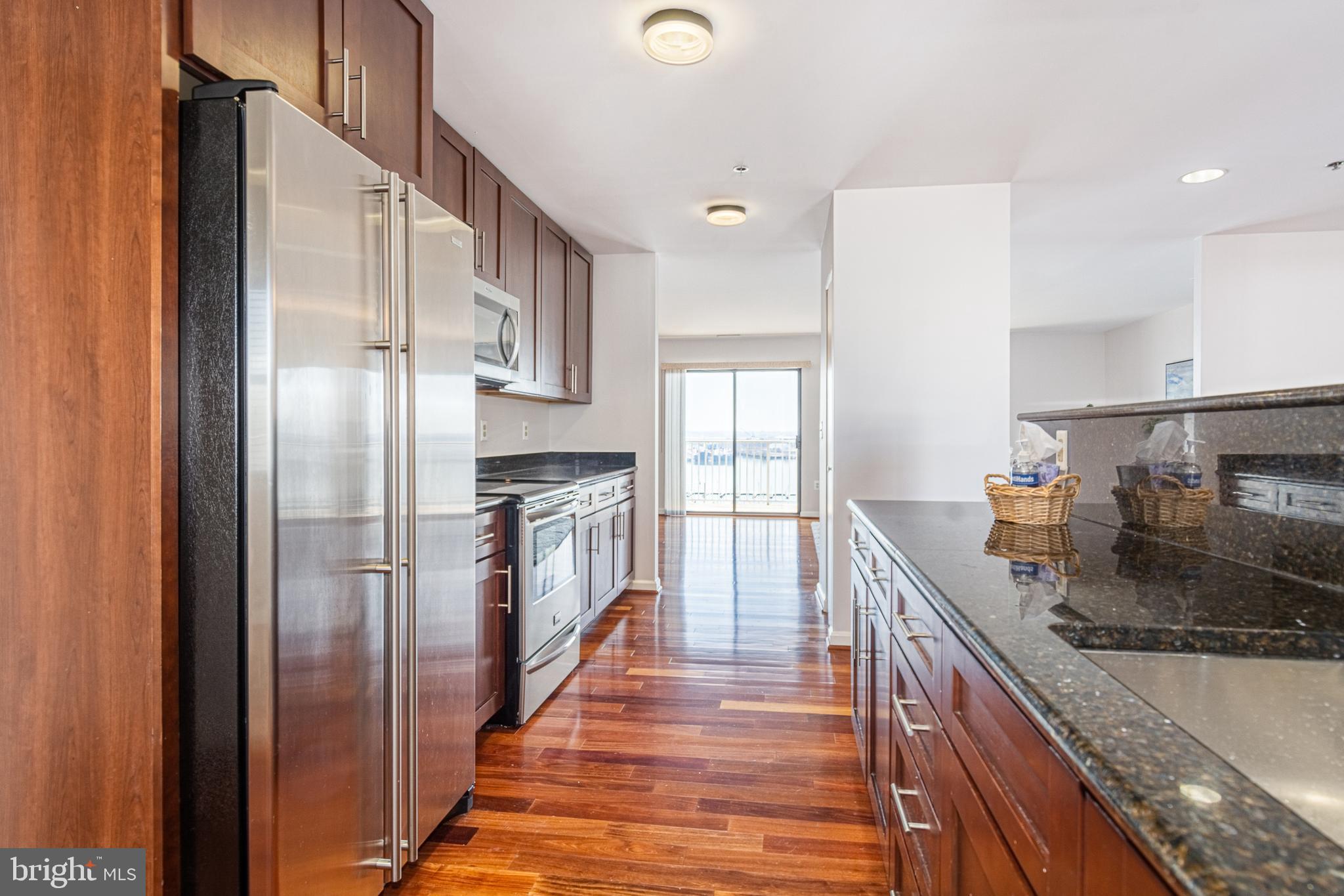 LIGHTHOUSE POINT EAST - Residential