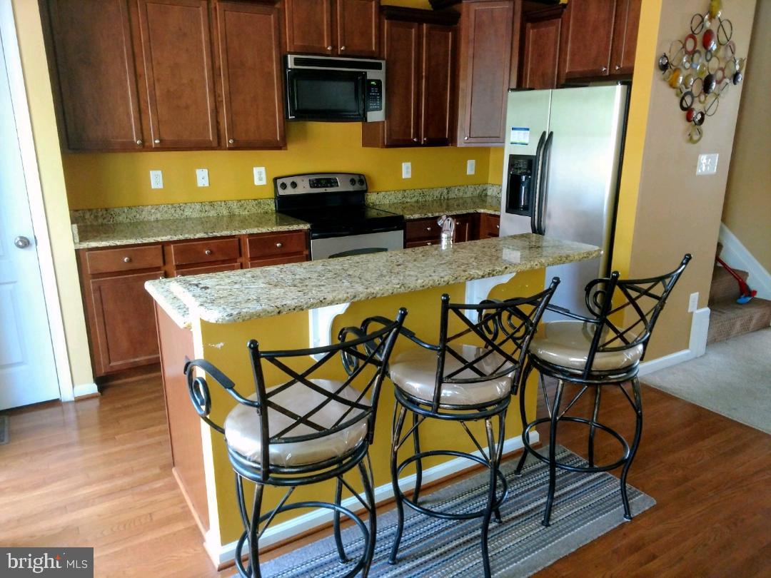 CHELSEA MANOR - Residential Lease