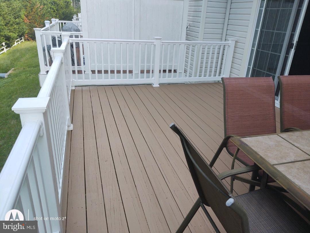 CHELSEA MANOR - Residential Lease