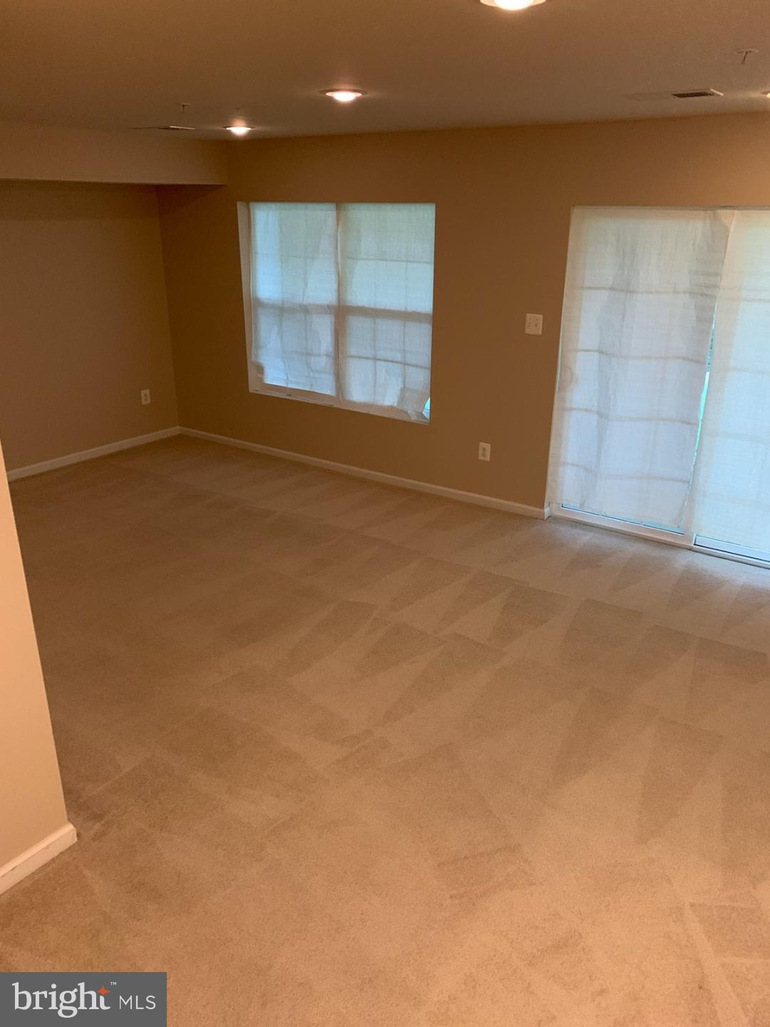 CHELSEA MANOR - Residential Lease