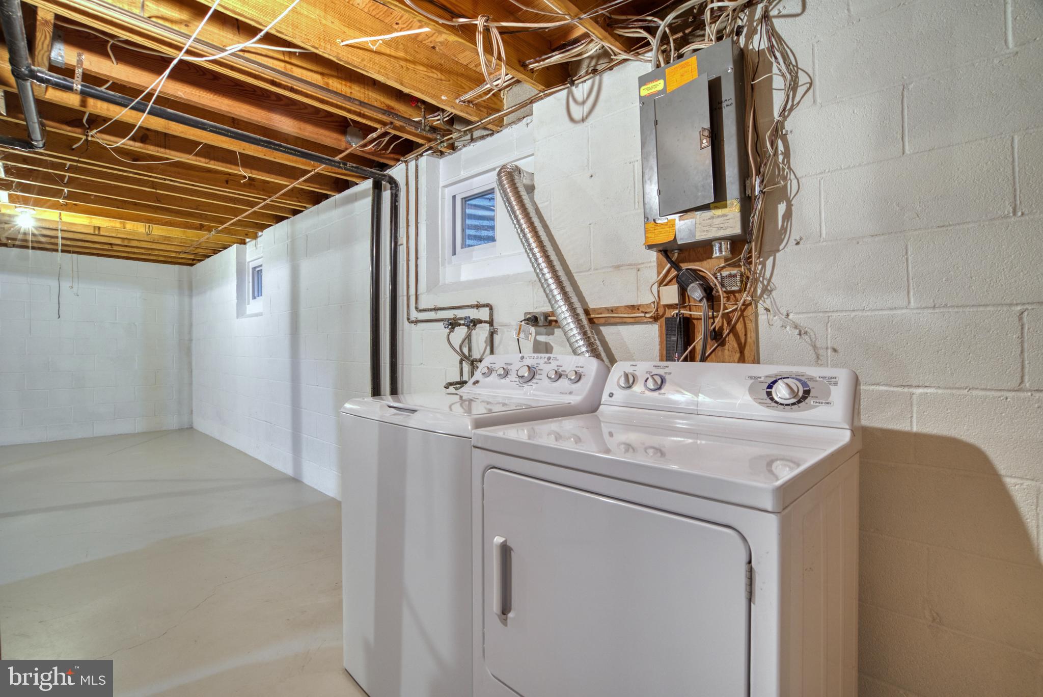 ORANGE HUNT ESTATES - Residential