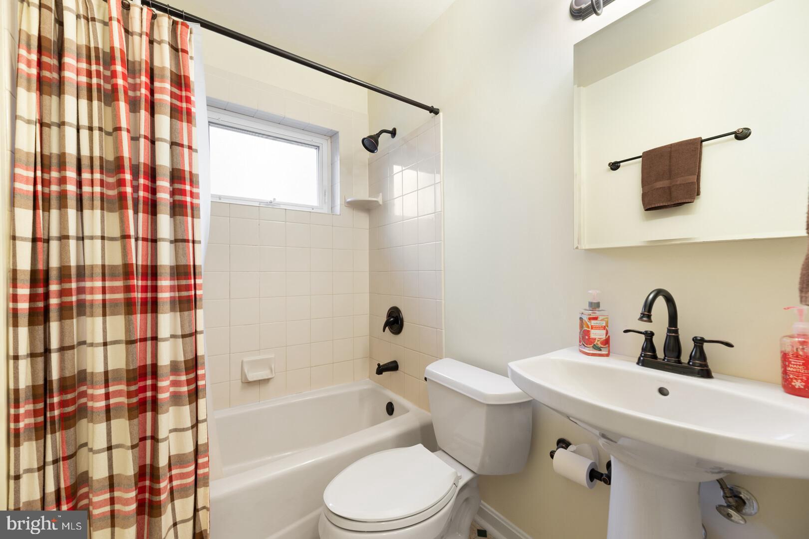 STILLWELL KNOLLS - Residential