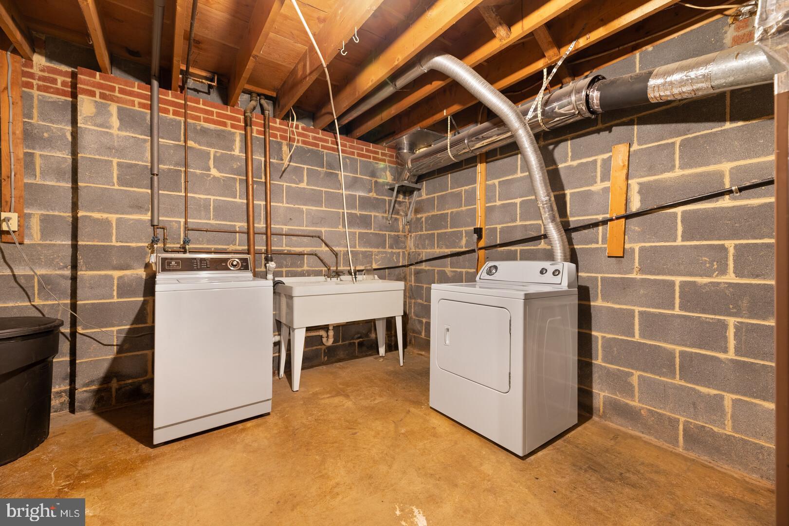 STILLWELL KNOLLS - Residential