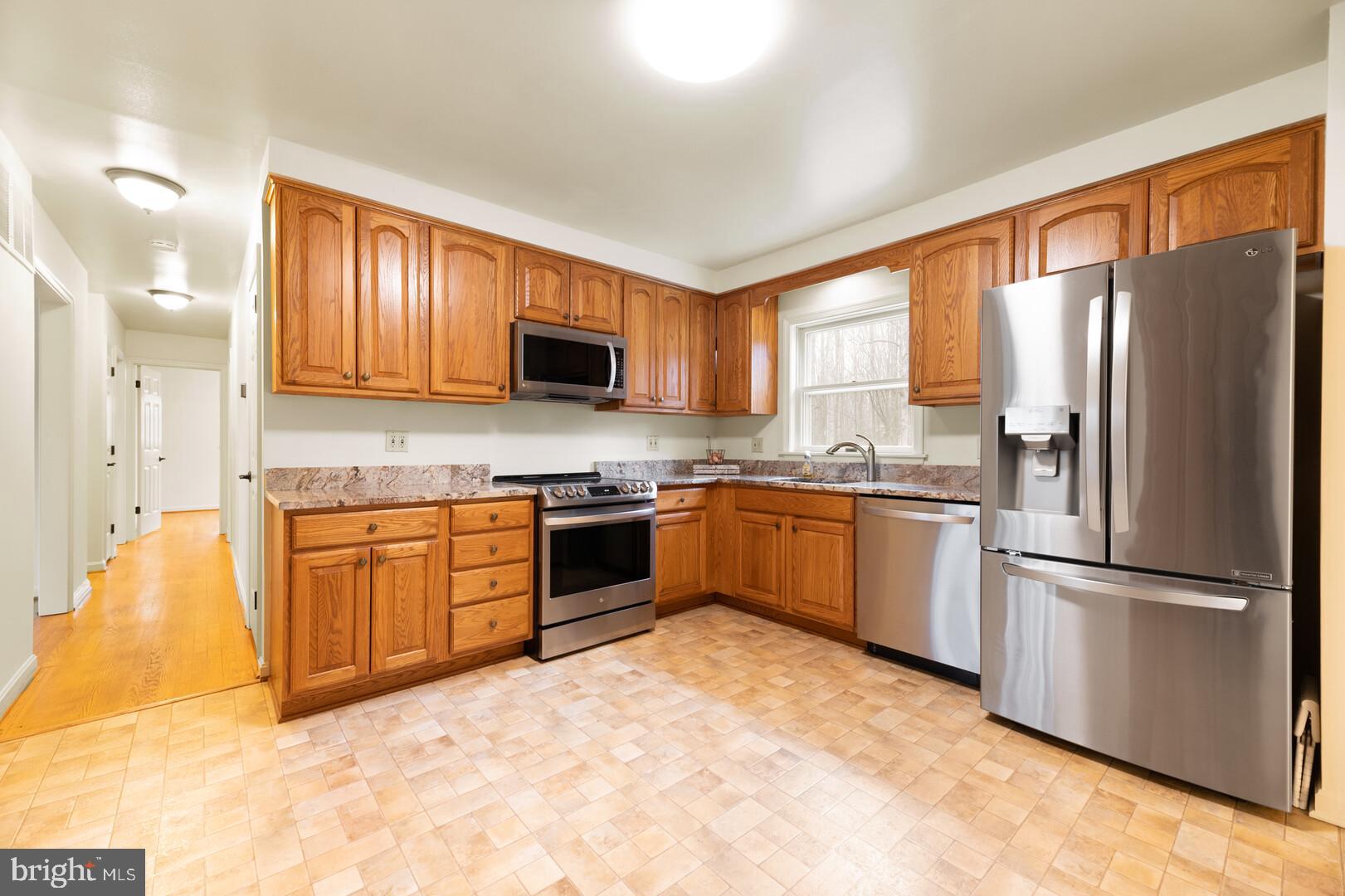 STILLWELL KNOLLS - Residential