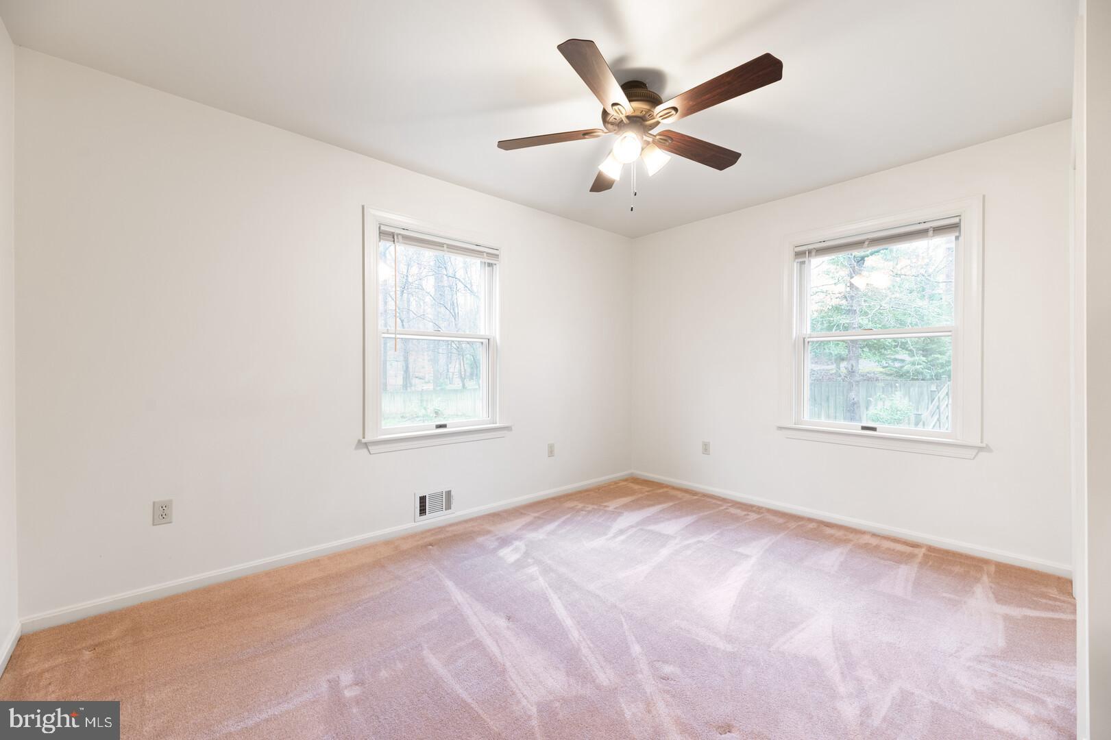 STILLWELL KNOLLS - Residential