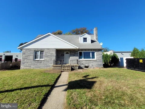 17 W Maple Avenue, Bellmawr, NJ 08031 - #: NJCD2128312