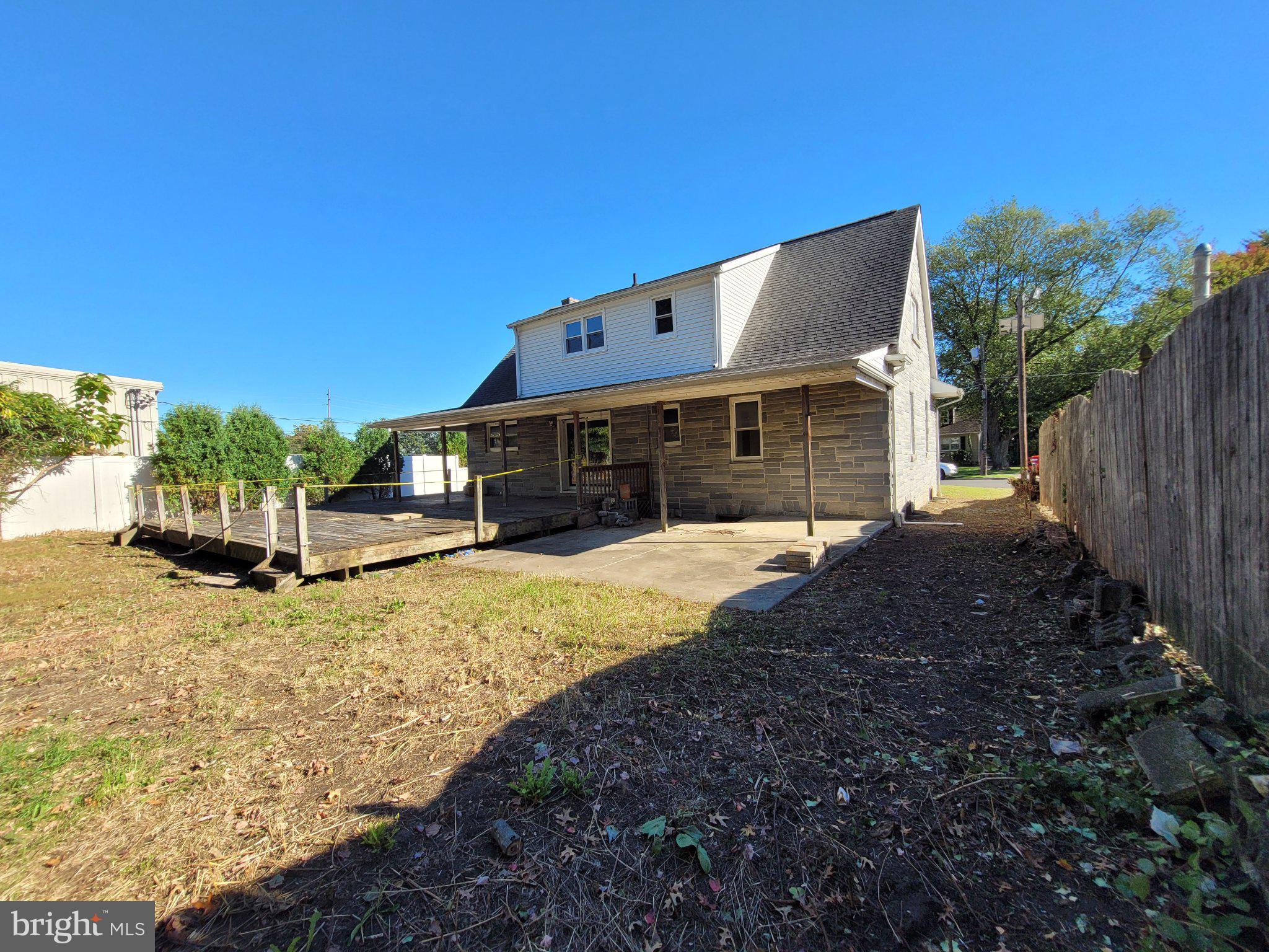 17 W MAPLE AVENUE