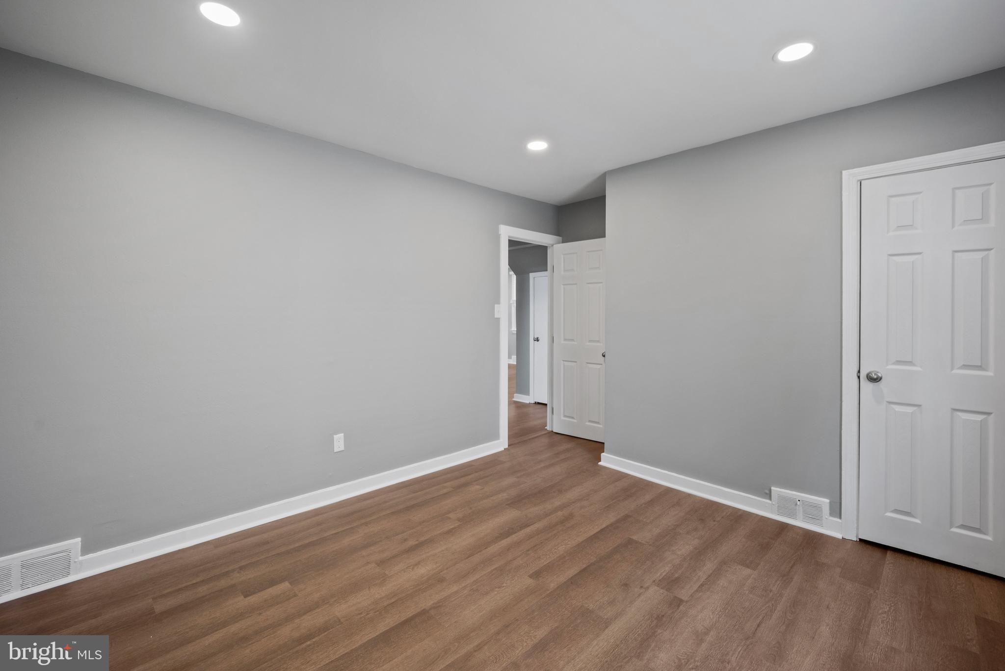 GLENSIDE - Residential Lease