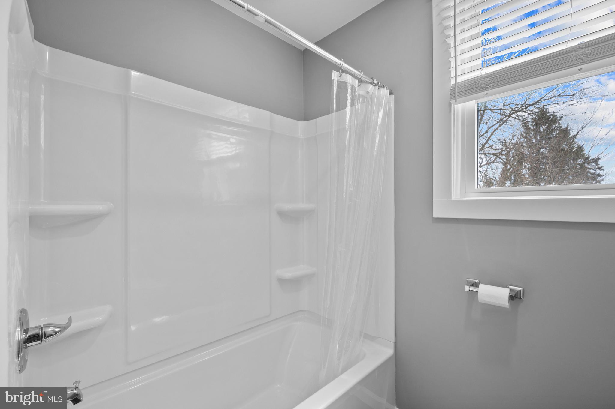 GLENSIDE - Residential Lease