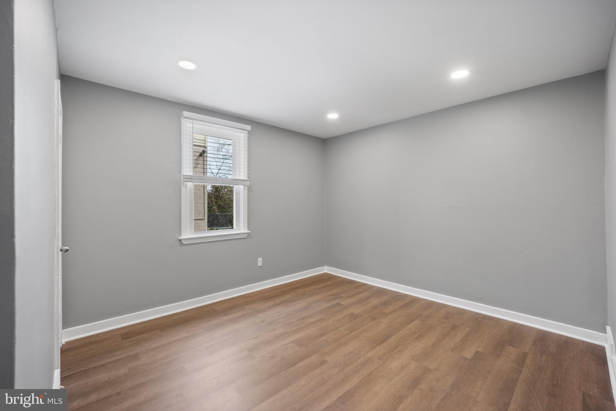 GLENSIDE - Residential Lease