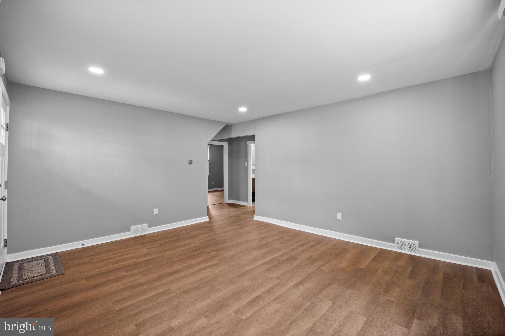 GLENSIDE - Residential Lease