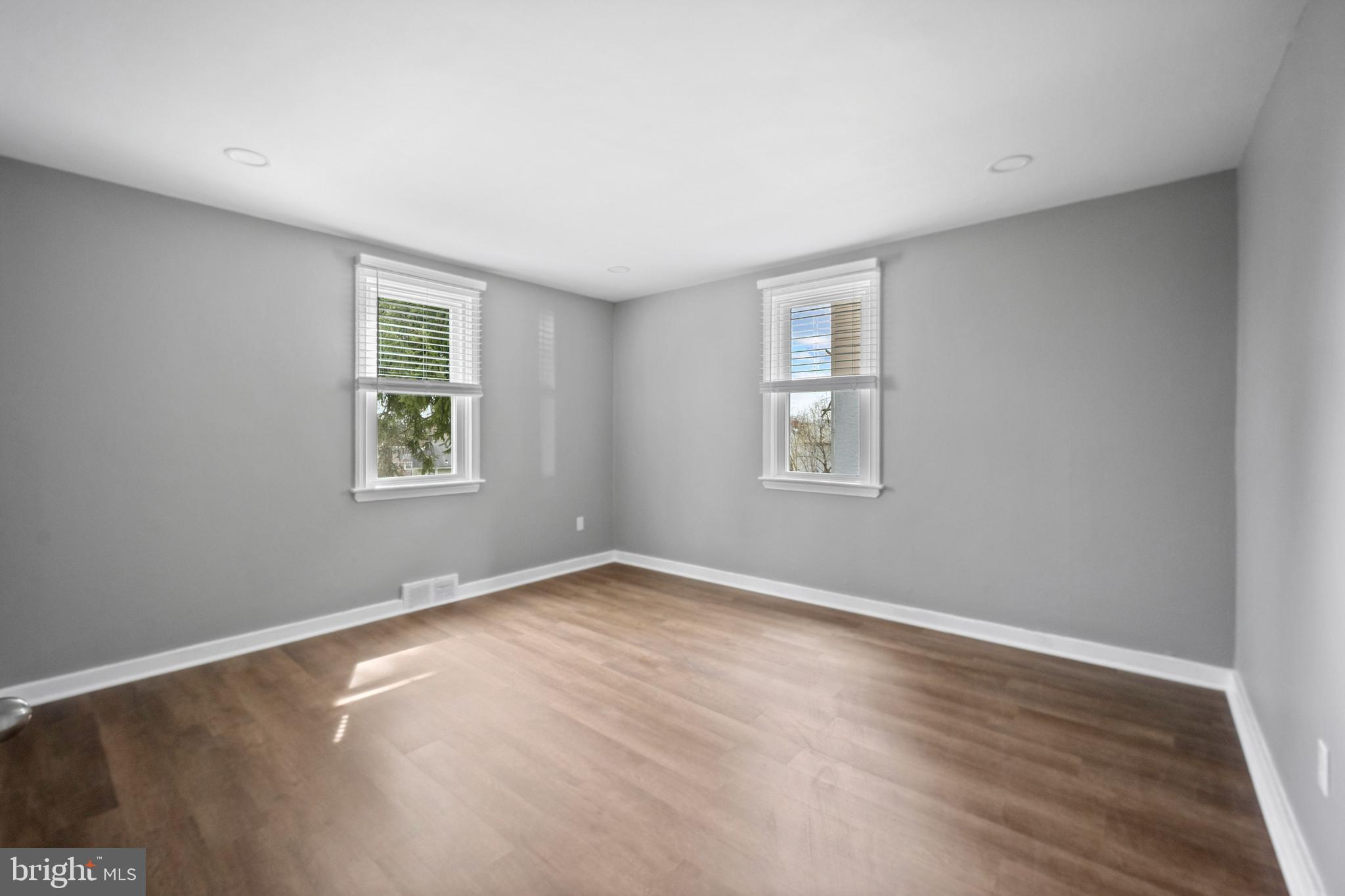 GLENSIDE - Residential Lease