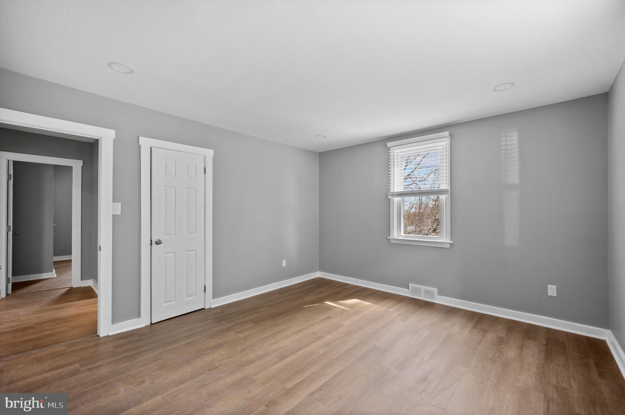 GLENSIDE - Residential Lease