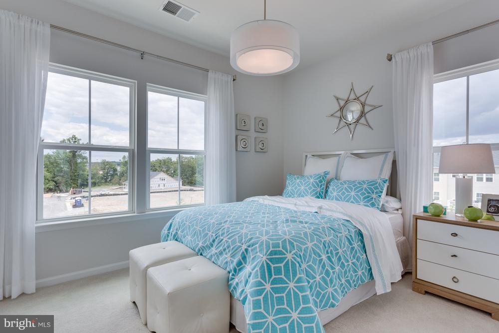 LARGO CRESCENT - Residential