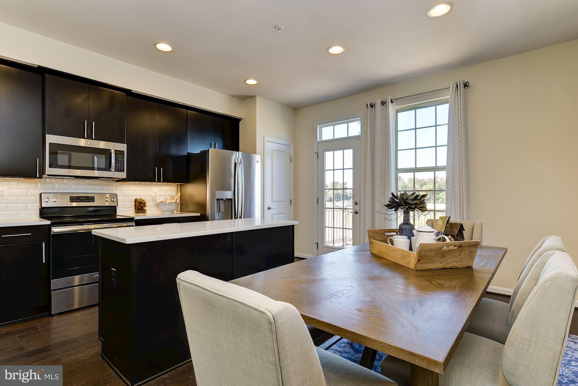 LARGO CRESCENT - Residential