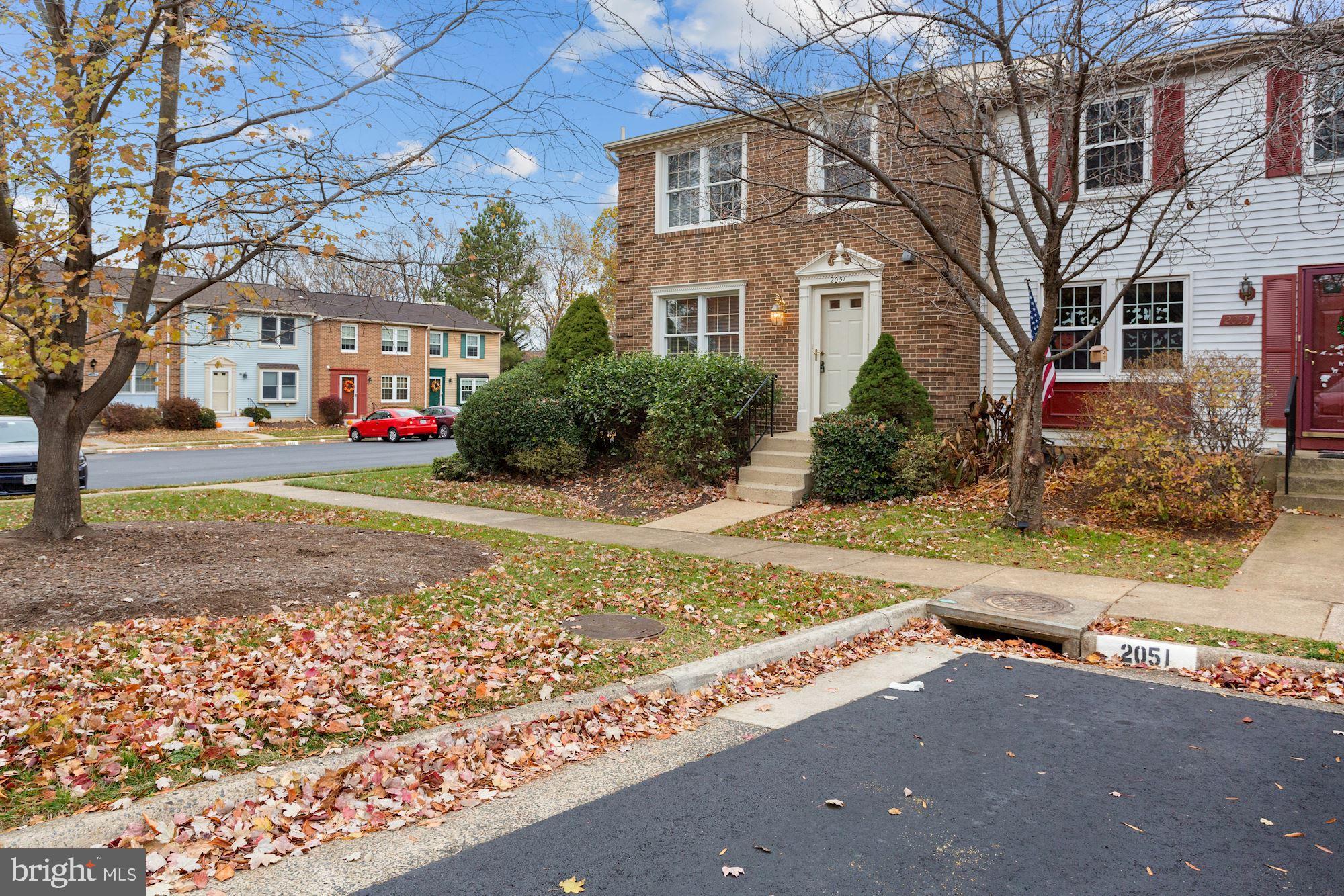 MONTIVIDEO SQUARE - Residential Lease