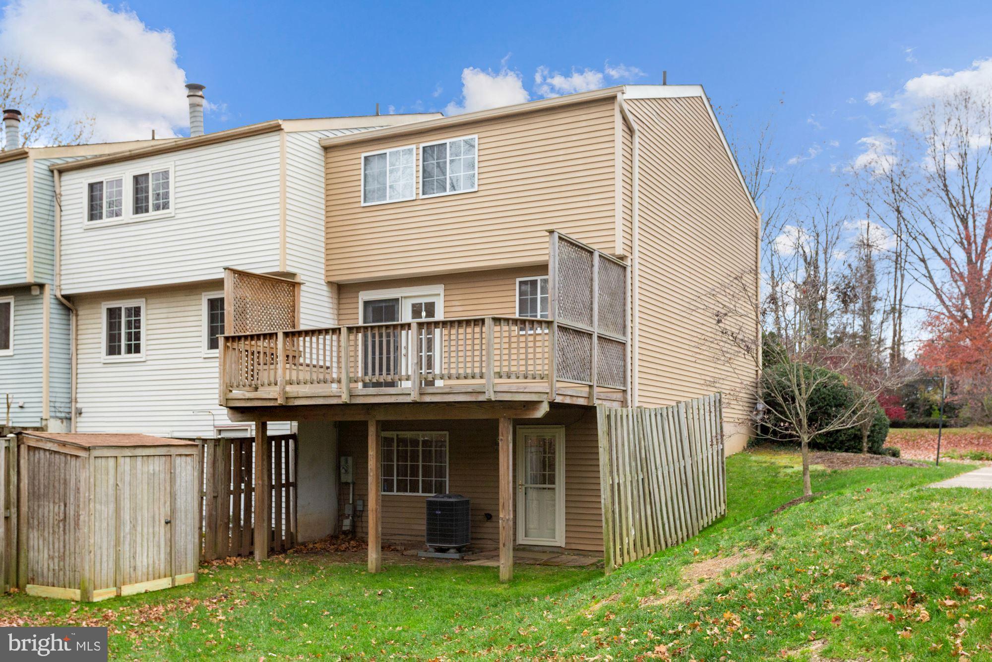 MONTIVIDEO SQUARE - Residential Lease