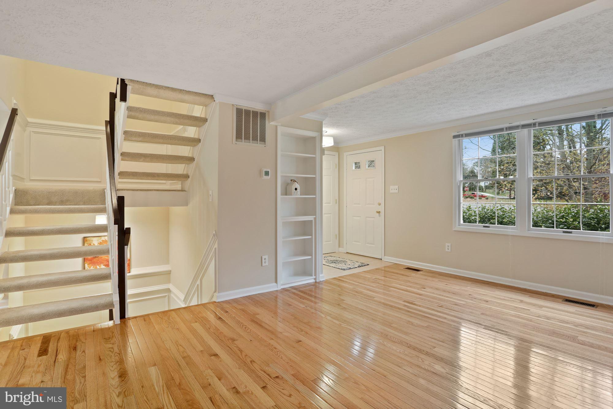 MONTIVIDEO SQUARE - Residential Lease