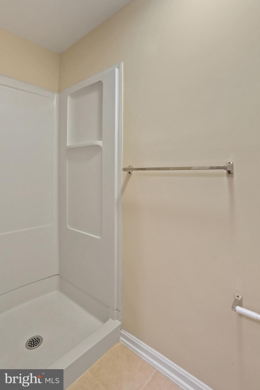 MONTIVIDEO SQUARE - Residential Lease