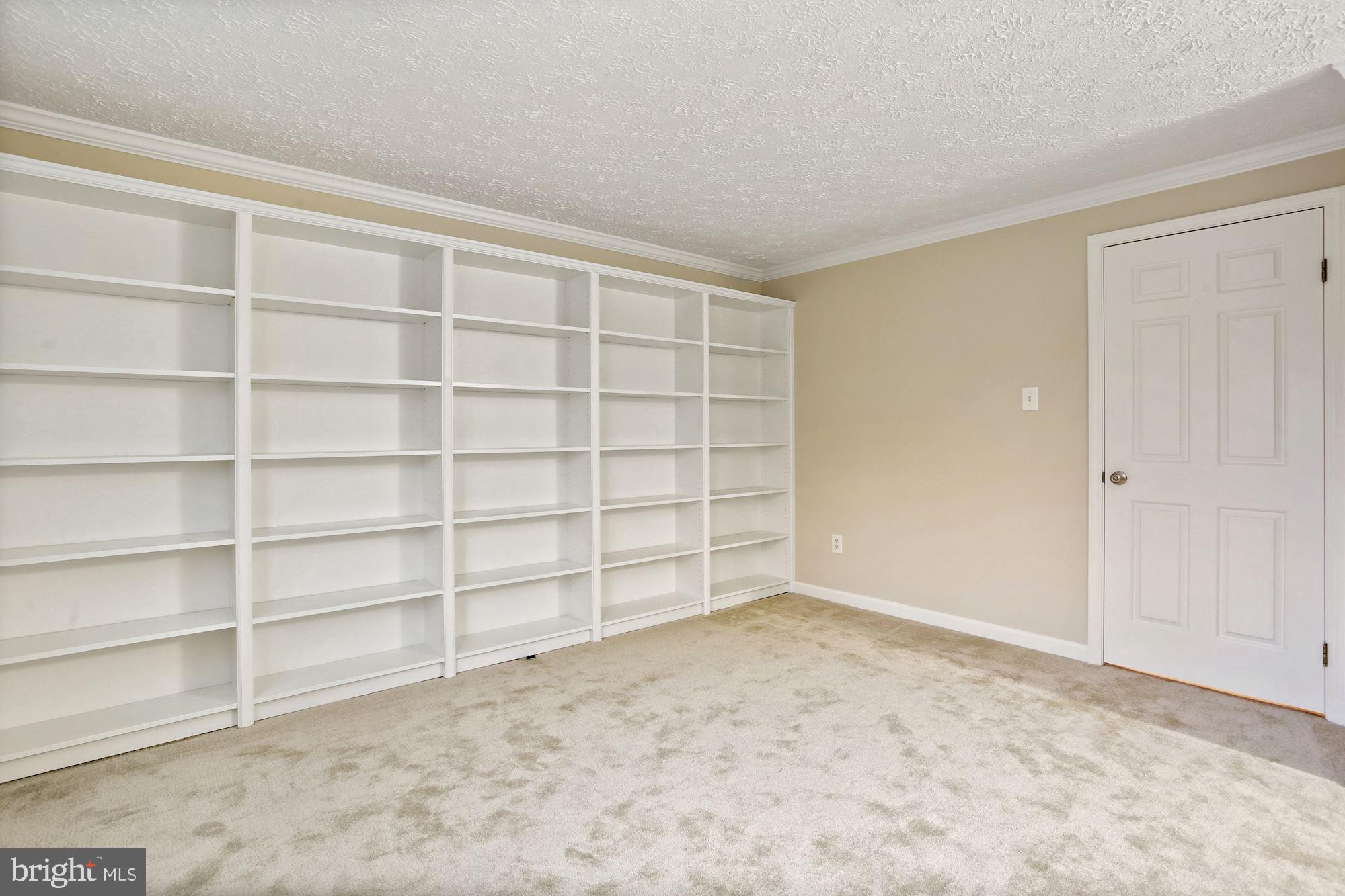 MONTIVIDEO SQUARE - Residential Lease