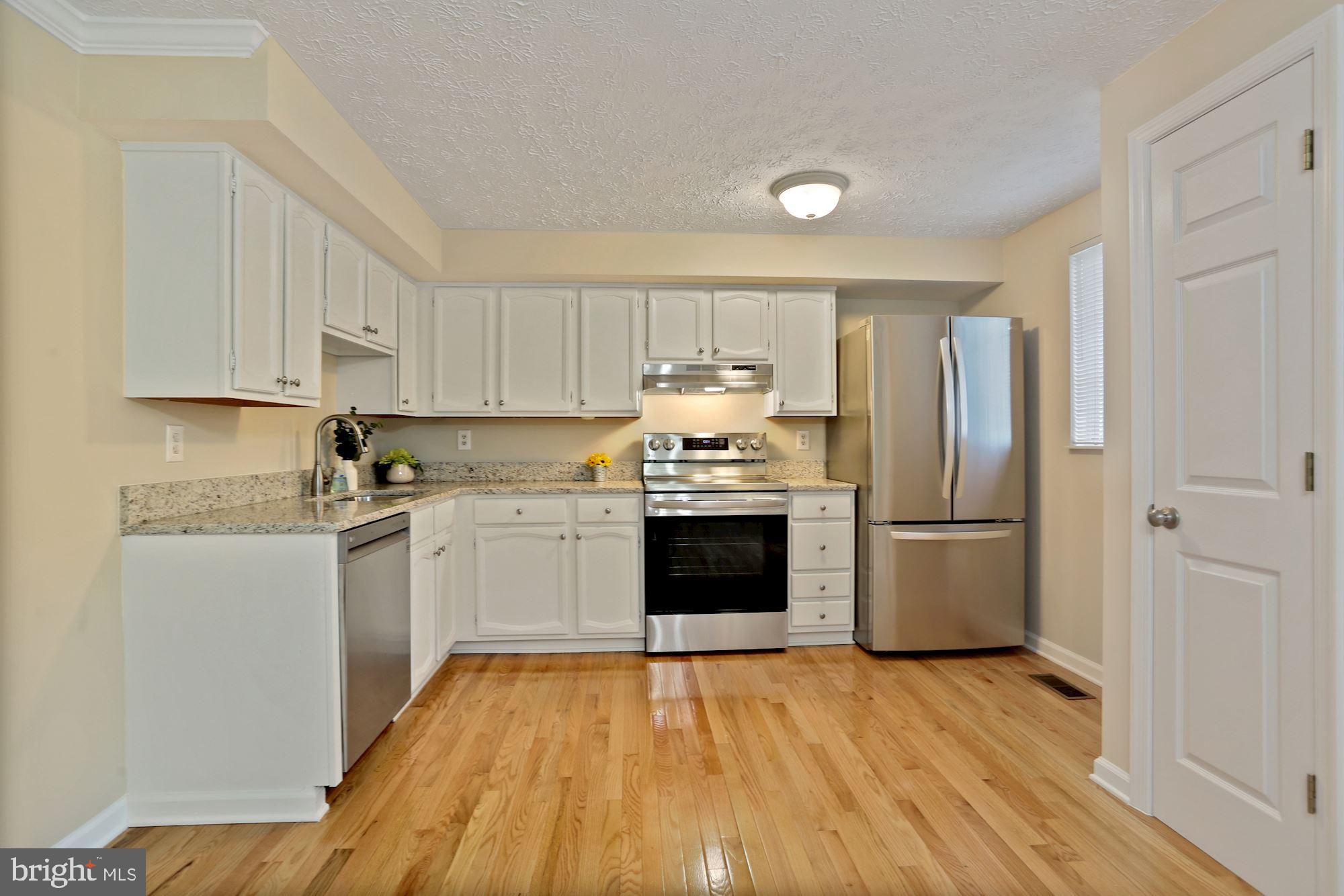 MONTIVIDEO SQUARE - Residential Lease