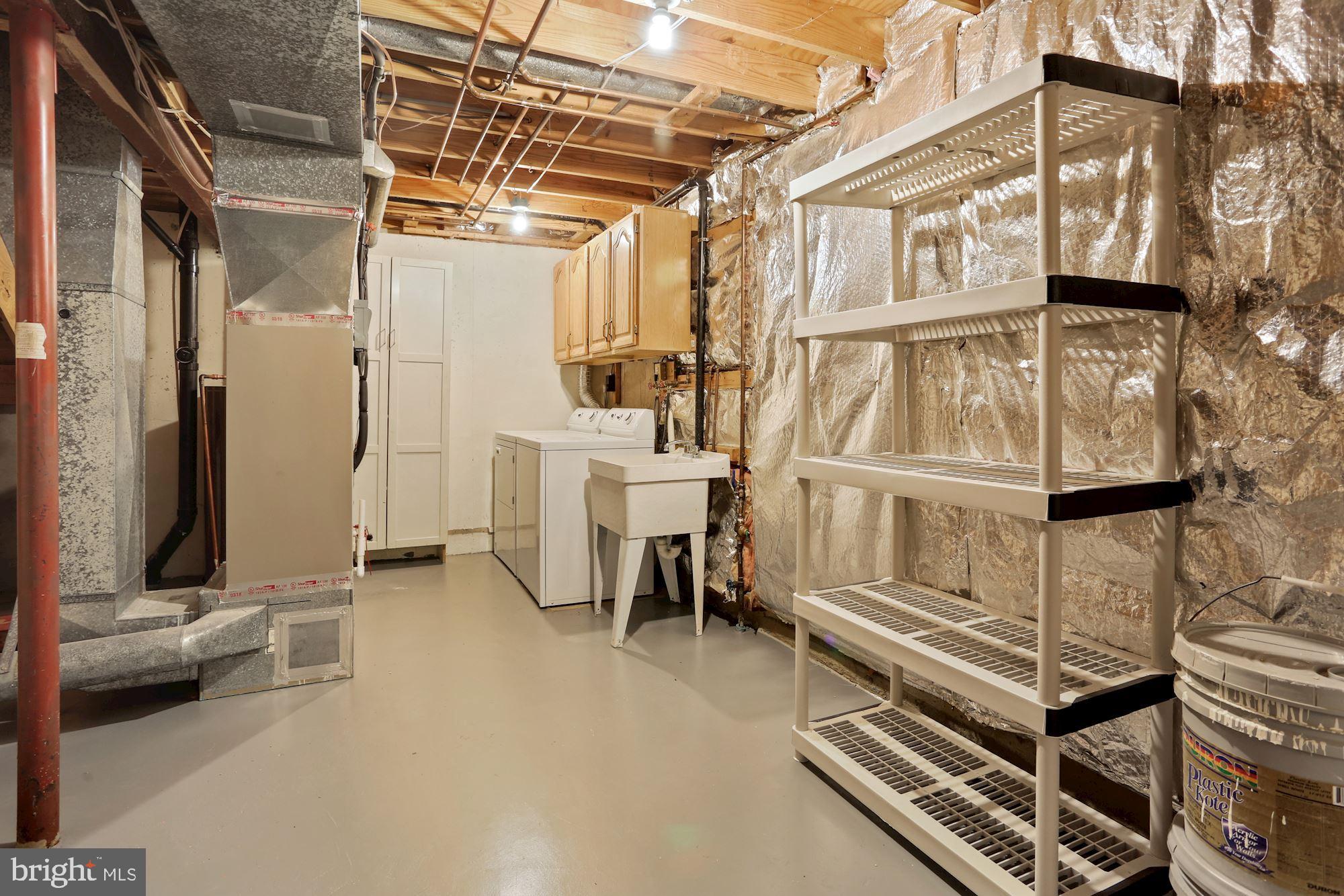 MONTIVIDEO SQUARE - Residential Lease