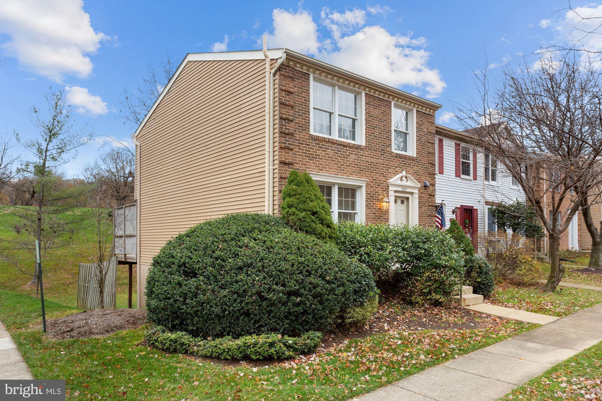 MONTIVIDEO SQUARE - Residential Lease