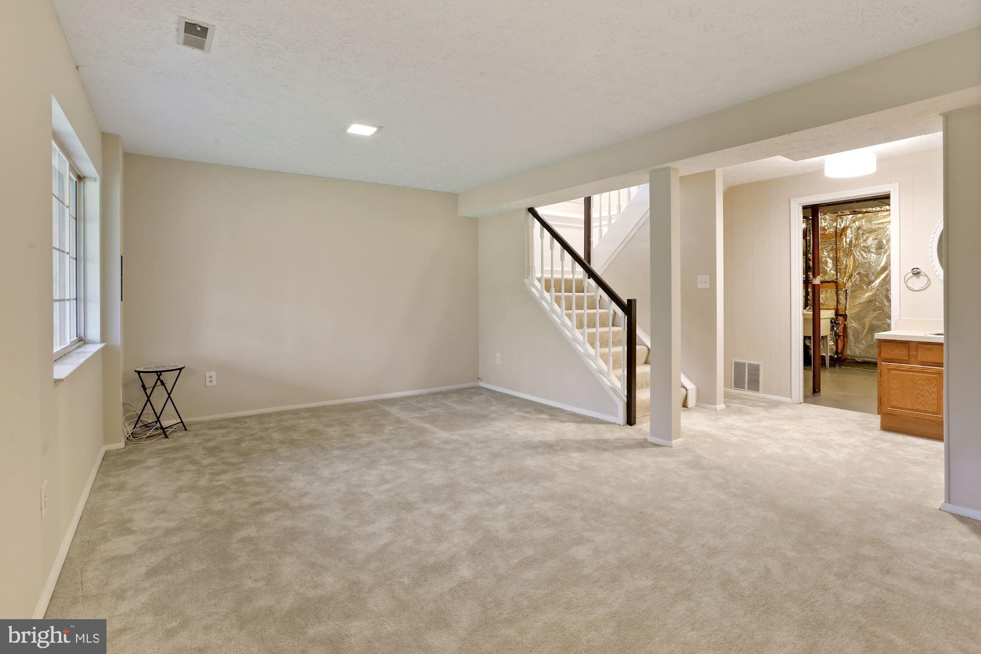 MONTIVIDEO SQUARE - Residential Lease