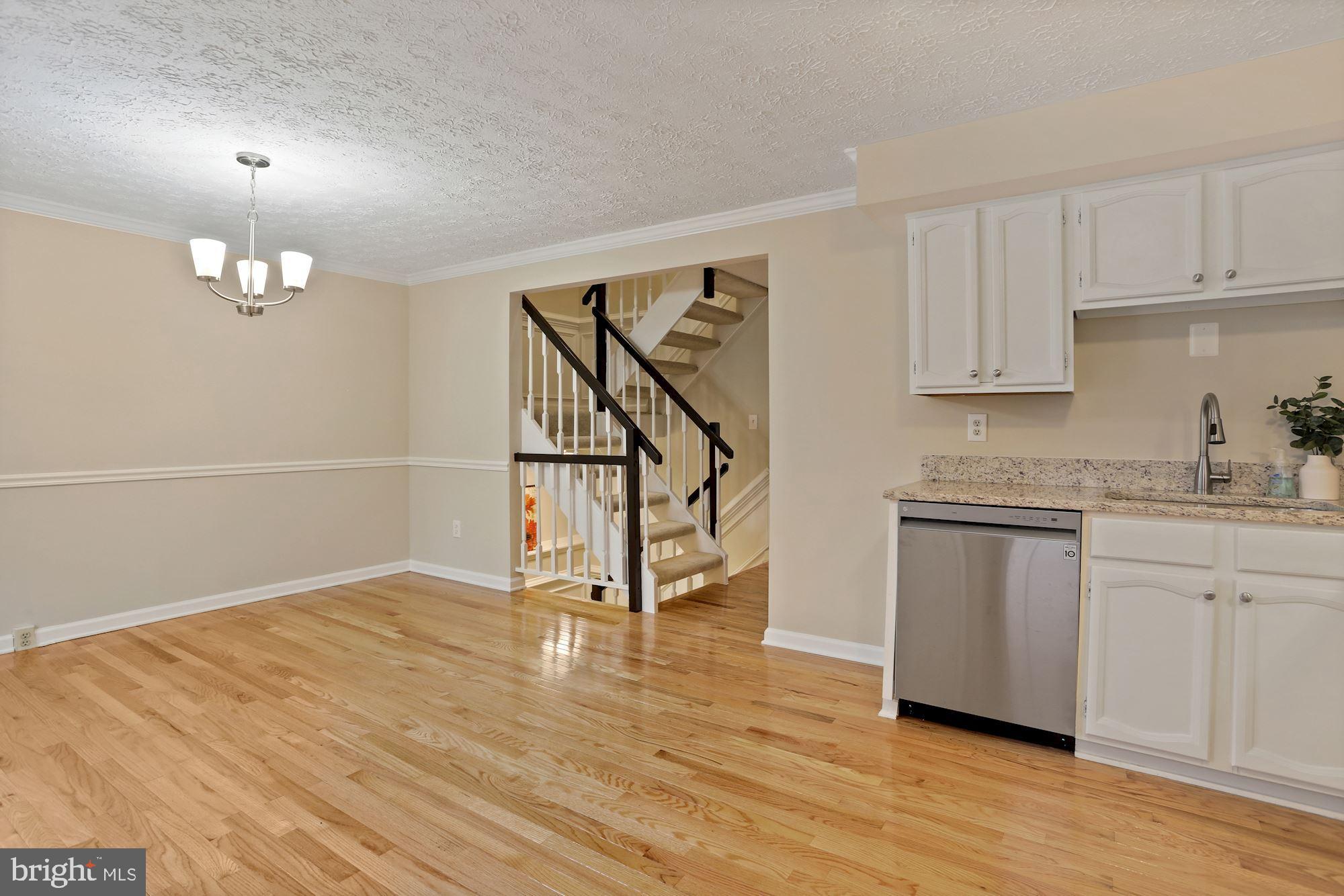 MONTIVIDEO SQUARE - Residential Lease