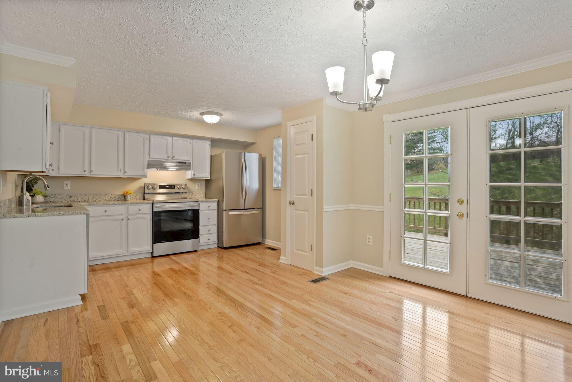 MONTIVIDEO SQUARE - Residential Lease